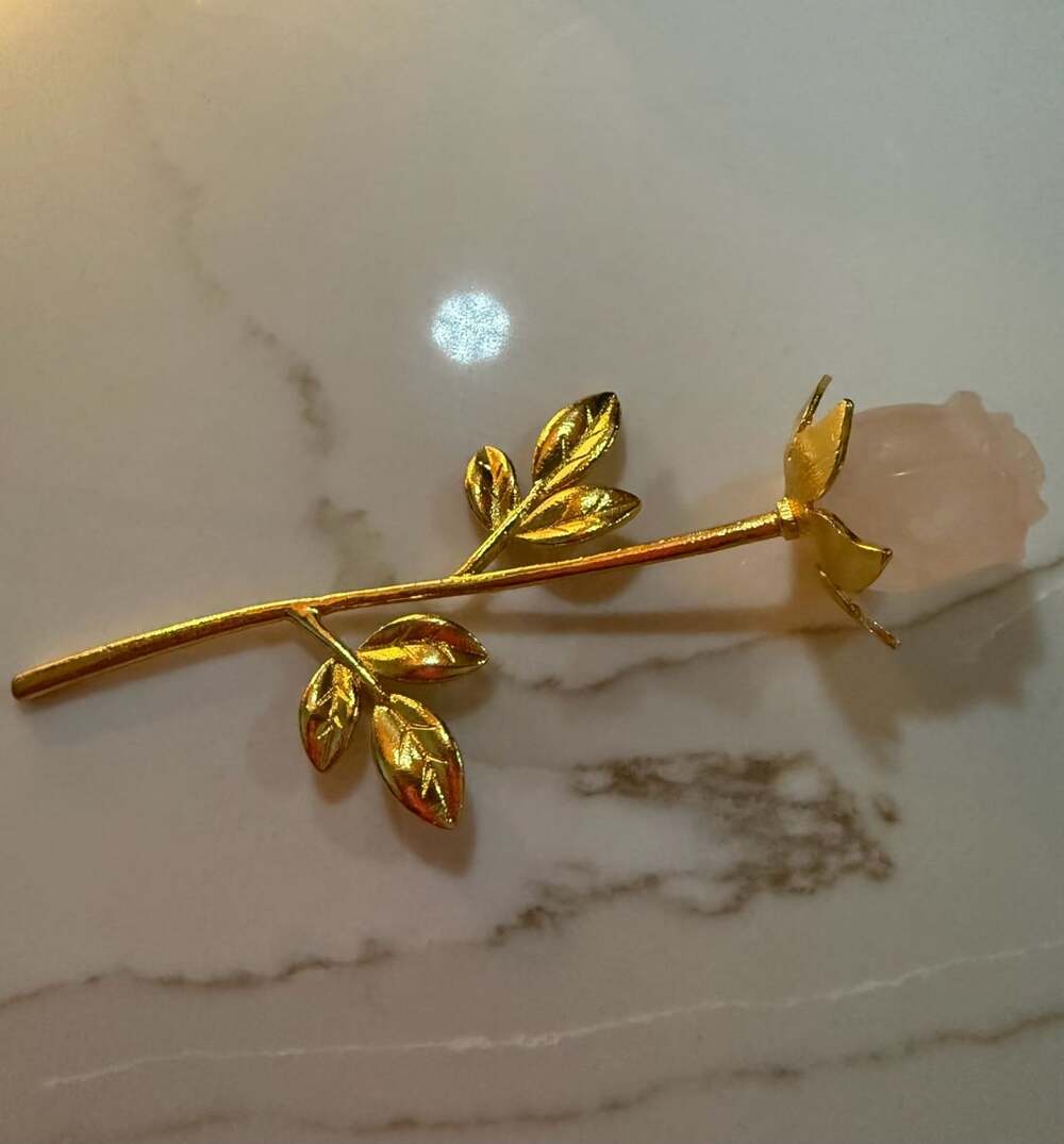 Vintage Carved Rose Quartz Rose Flower Brooch with Gold Tone Stem
